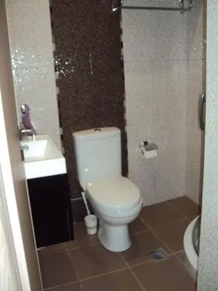 Tek Büyük veya İki Ayrı Yataklı Oda, Balkon
