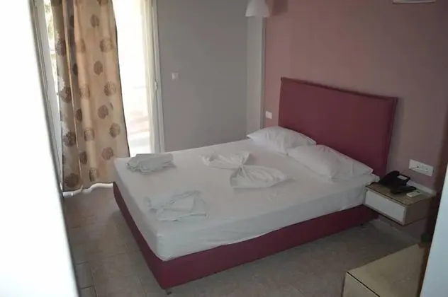 Tek Büyük veya İki Ayrı Yataklı Oda, Balkon