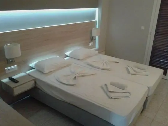 Tek Büyük veya İki Ayrı Yataklı Oda, Balkon