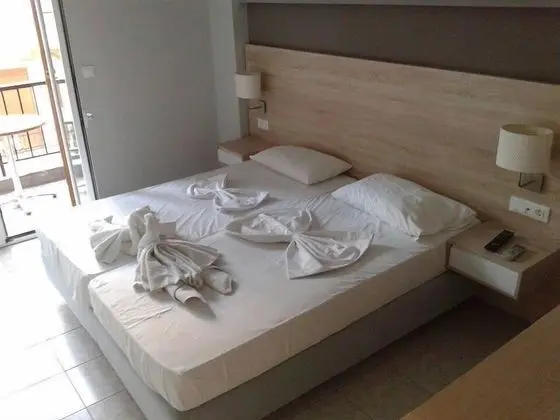 Tek Büyük veya İki Ayrı Yataklı Oda, Balkon