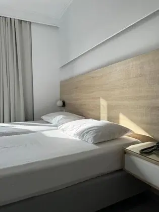 Tek Büyük veya İki Ayrı Yataklı Oda, Balkon