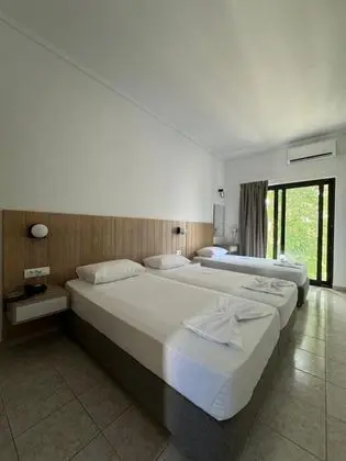 Tek Büyük veya İki Ayrı Yataklı Oda, Balkon
