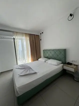 Tek Büyük veya İki Ayrı Yataklı Oda, Balkon