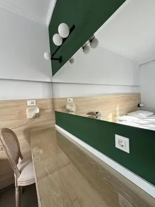 Tek Büyük veya İki Ayrı Yataklı Oda, Balkon