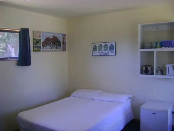 Basic Kulübe, Ortak Banyo