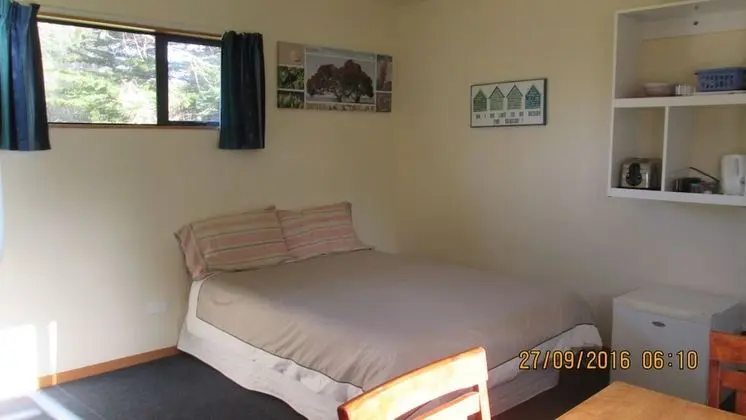 Basic Kulübe, Ortak Banyo