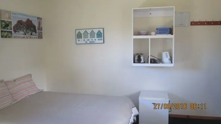 Basic Kulübe, Ortak Banyo