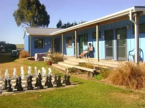Basic Kulübe, Ortak Banyo