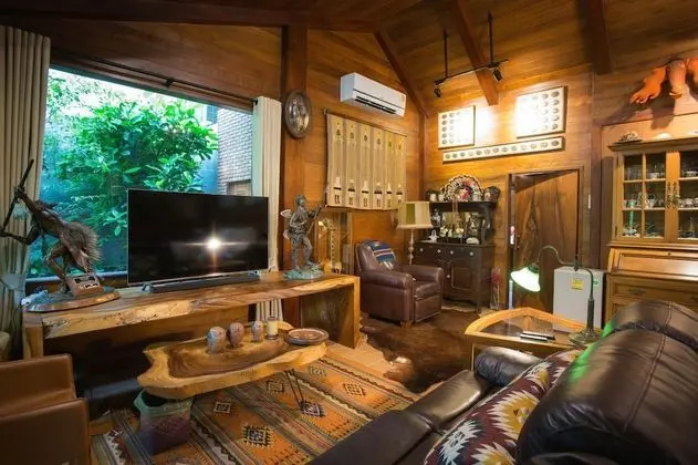 Cowboy Villa With Garden View