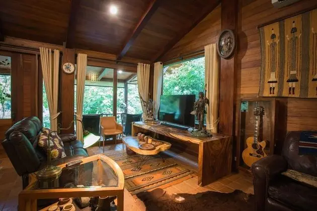 Cowboy Villa With Garden View