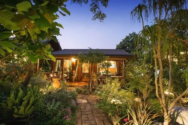 Cowboy Villa With Garden View