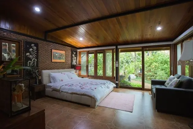 Japanese Villa With Garden View