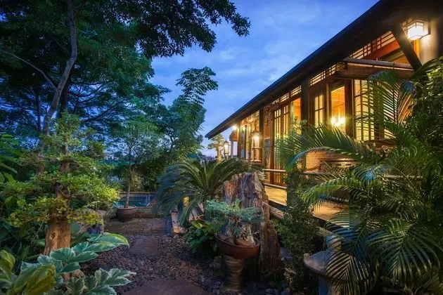 Japanese Villa With River View