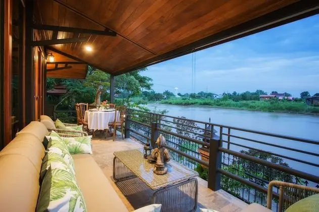 Japanese Villa With River View