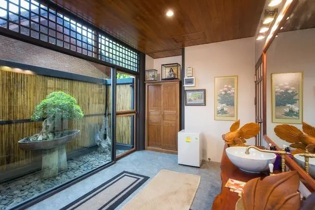 Japanese Villa With River View