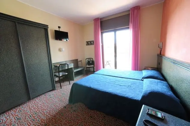 Deluxe Tek Büyük Yataklı Oda, Göl Manzaralı