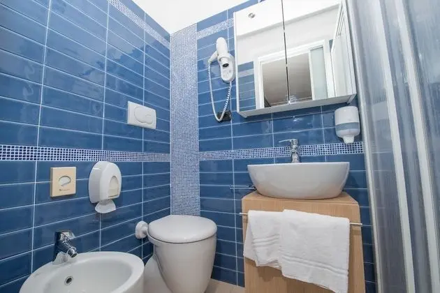 Standard Tek Büyük Yataklı Oda, Bahçe Manzaralı