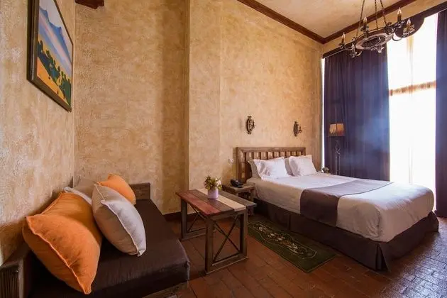 Deluxe Tek Büyük Yataklı Oda, 1 Yatak Odası, Sigara İçilebilir, Dağ Manzaralı