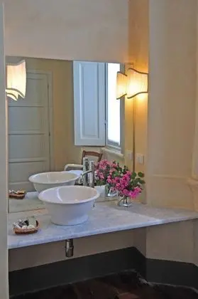 Tek Büyük veya İki Ayrı Yataklı Oda, Bahçe Manzaralı