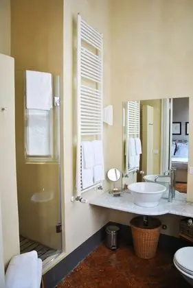 Tek Büyük veya İki Ayrı Yataklı Oda, Bahçe Manzaralı