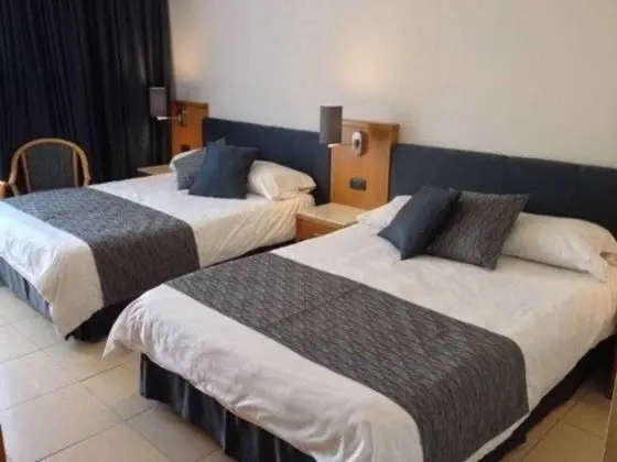 1 Çift Kişilik Veya 2 Tek Kişilik Yatak Sea View