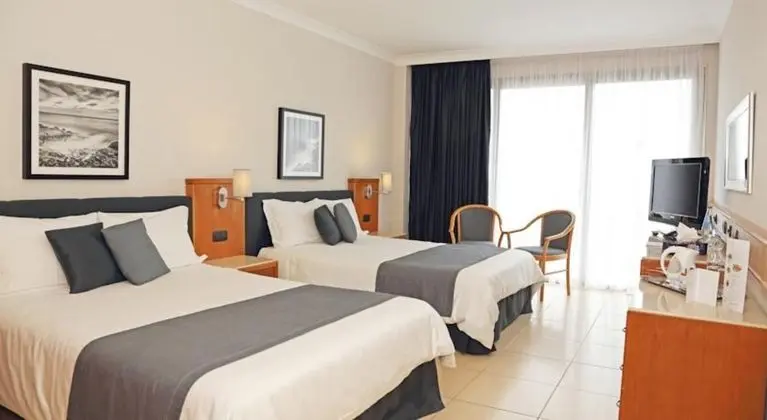 1 Çift Kişilik Veya 2 Tek Kişilik Yatak Sea View