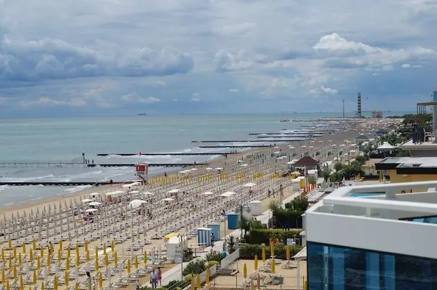 Tek Büyük veya İki Ayrı Yataklı Oda, Deniz Manzaralı (Elegance)