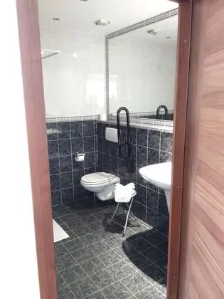 Economy Tek Büyük veya İki Ayrı Yataklı Oda