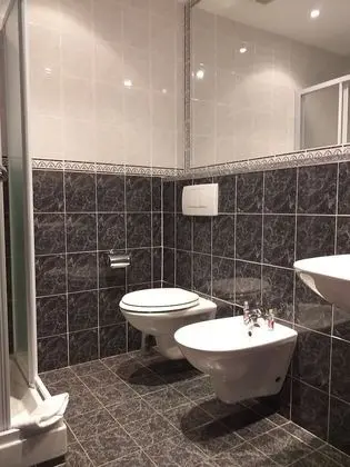 Economy Tek Büyük veya İki Ayrı Yataklı Oda