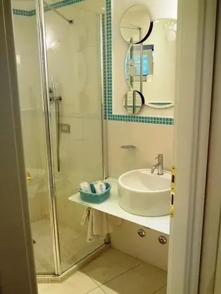 Deluxe Büyük Yataklı Tek Kişilik Oda