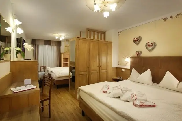 Tek Büyük Yataklı Oda, Dağ Manzaralı (Harmony)