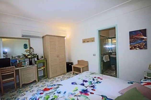 Economy Tek Büyük veya İki Ayrı Yataklı Oda (Stella Marina)