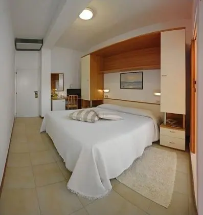 Economy Tek Büyük Yataklı Oda, 1 Çift Kişilik Yatak, Balkon, Bahçeli