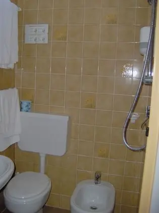 Economy Tek Büyük Yataklı Oda, 1 Çift Kişilik Yatak, Balkon, Bahçeli