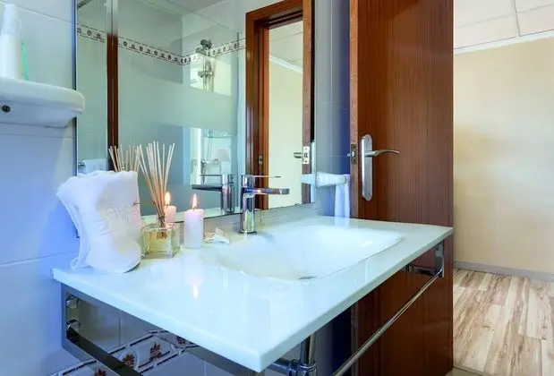 Superior Tek Büyük Yataklı Oda (+1 Supletoria, 3 Adultos)