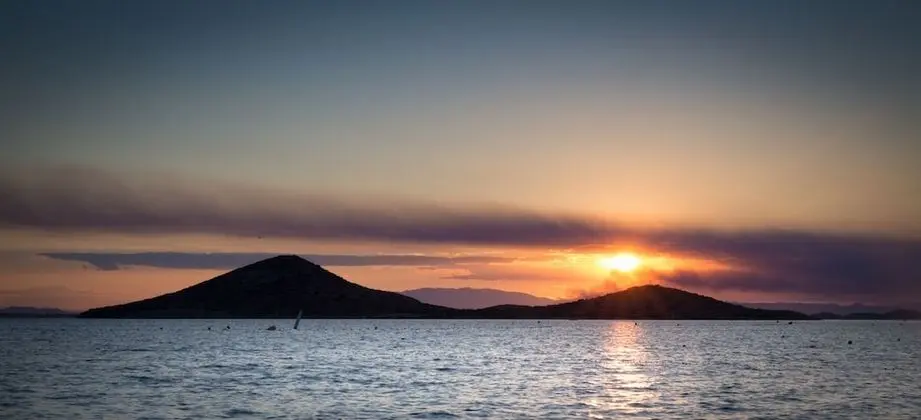 Tek Büyük Yataklı Oda (+ 1 Supletoria, 2 Adultos y 1 Niño)