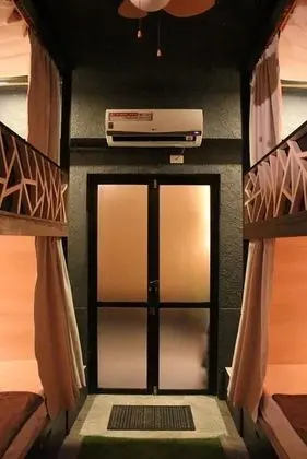 1 Pod in 4-Pod Coed Shared Room