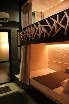 2 Pod in 4-Pod Coed Shared Room