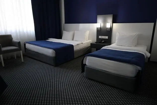 Triple, Şehir Manzaralı
