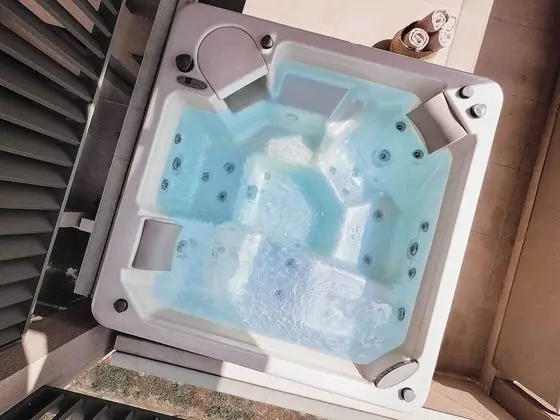Premium Stüdyo Süit (Outdoor Jacuzzi)