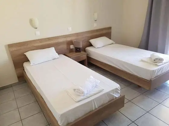 Stüdyo, Ek Bina