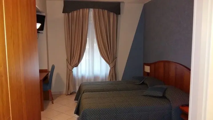 Tek Büyük veya İki Ayrı Yataklı Oda