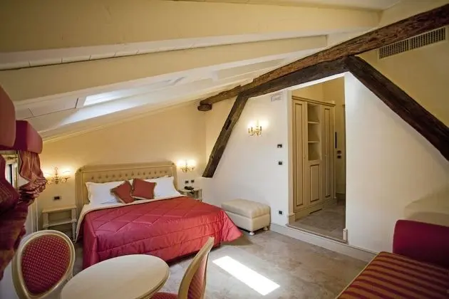 Standard Tek Büyük Yataklı Oda