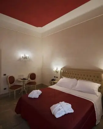 Standard Tek Büyük Yataklı Oda