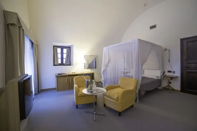 Junior Süit, Balkon