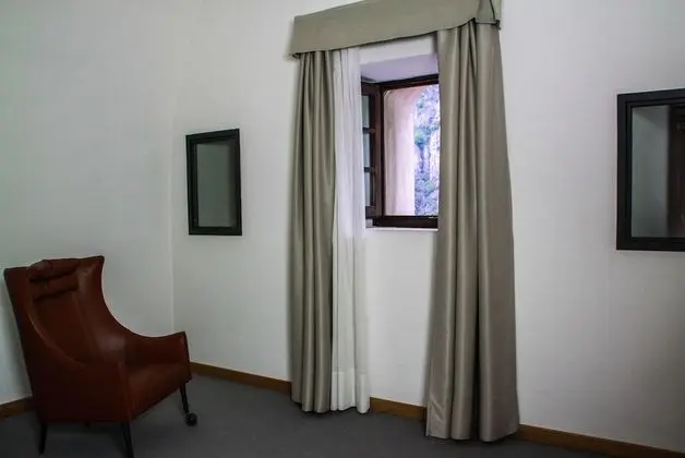 Junior Süit, Balkon