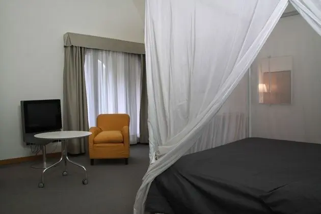 Junior Süit, Balkon