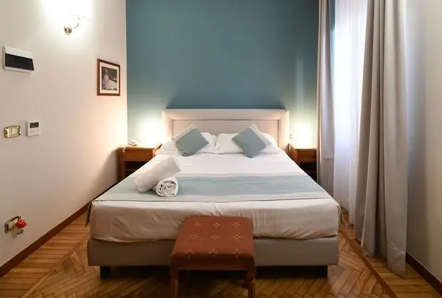 Basic Tek Büyük Yataklı Oda