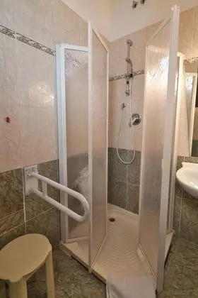 Basic Tek Büyük Yataklı Oda