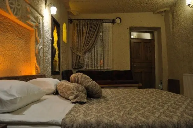 Cave Suite